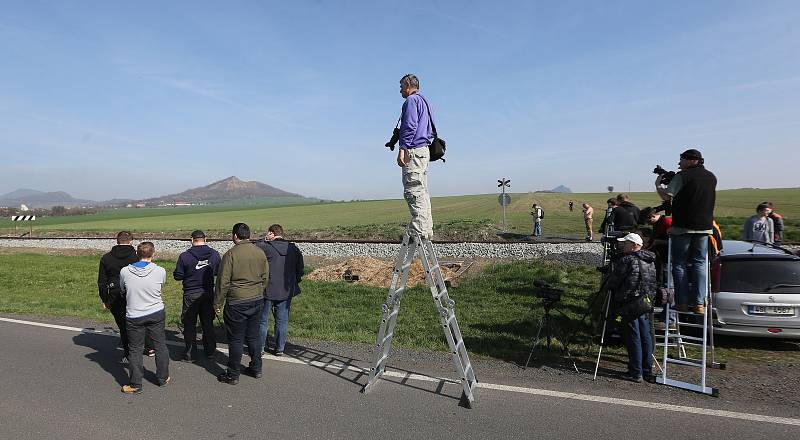 Parní lokomotiva Papoušek opět zahájila novou turistickou sezonu na Švestkové dráze.