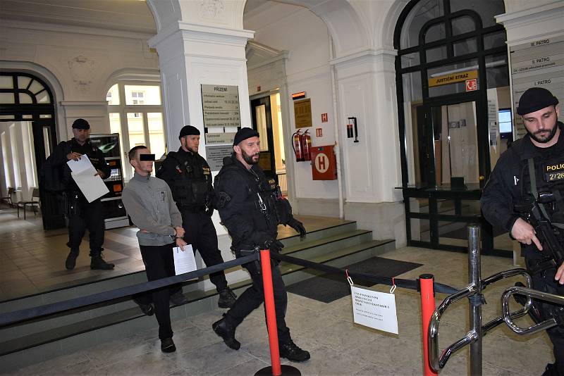 Karla J. policie podezírá z vraždy v Litoměřicích, soud ho dnes poslal do vazby.