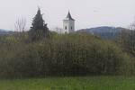 Na vrcholku nad Levínem stával ve 13. století hrad. Dodnes jsou tu patrné jeho pozůstatky. Zvonice, která na jeho místě stojí, byla postavena v roce 1699.