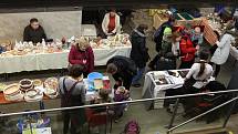 Místní produkty lidových řemesel s velikonoční a jarní tematikou nalákaly v sobotu 17. března do litoměřického Hradu stovky návštěvníků.