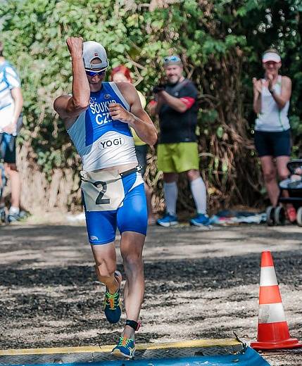 ZNOVU to dokázal. Petr Soukup vyhrál Hostěnický triatlon už pošesté v řadě.