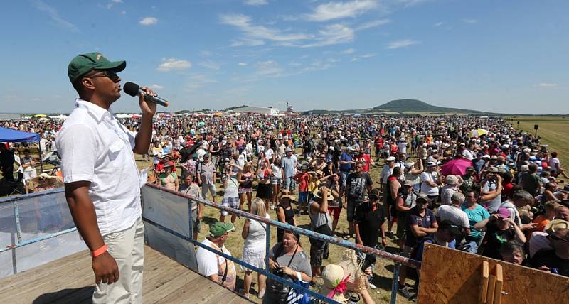 Sobotní program 14. ročníku Memorial Air Show v Roudnici nad Labem.