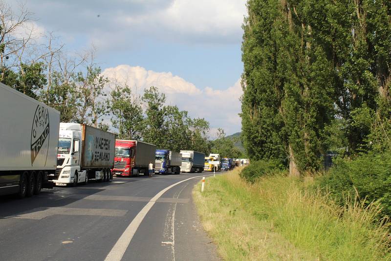 Dopravní nehoda dvou osobních aut, ke které došlo v úterý 29. června v Úštěku.