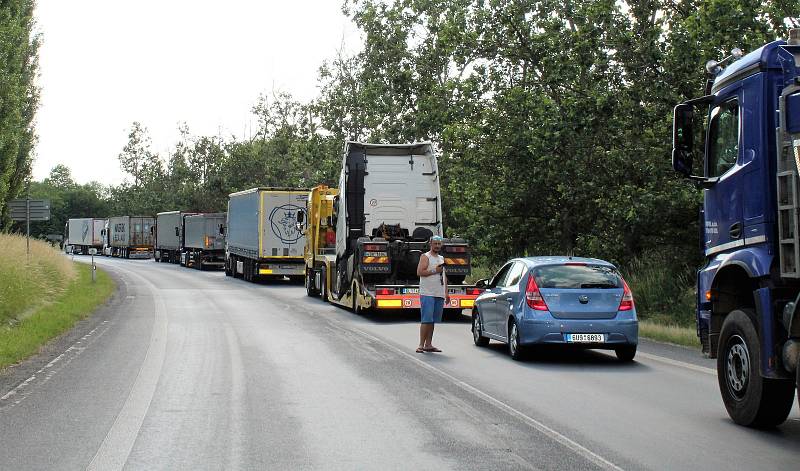 Dopravní nehoda dvou osobních aut, ke které došlo v úterý 29. června v Úštěku.
