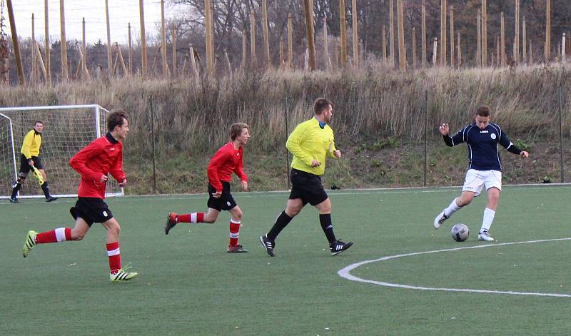 Fotbalová divize U17: Roudnice (v modrobílém - Neratovice / Byškovice.