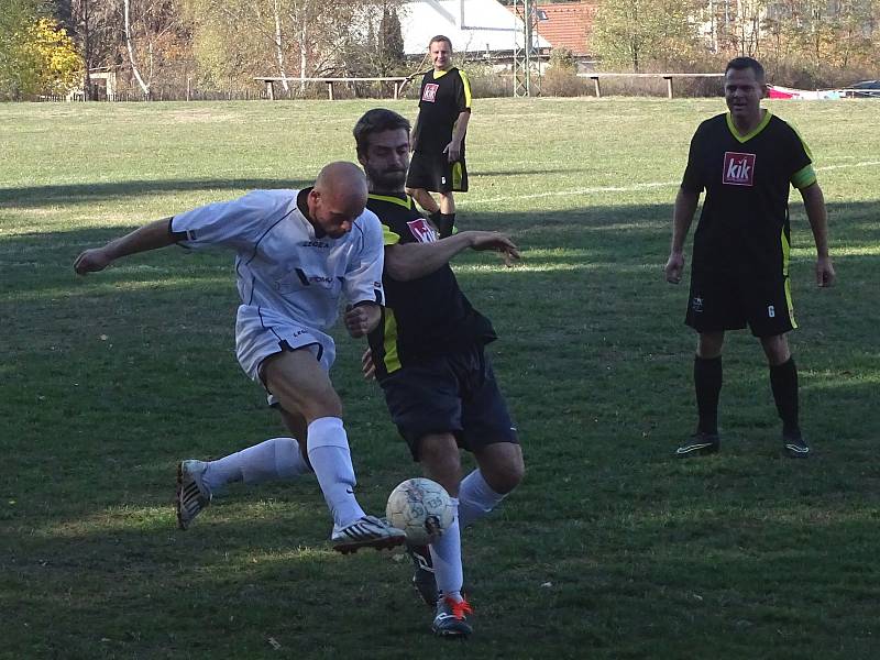 IV. třída sk. A: Lovečkovice (v černém) - Liběšice B.