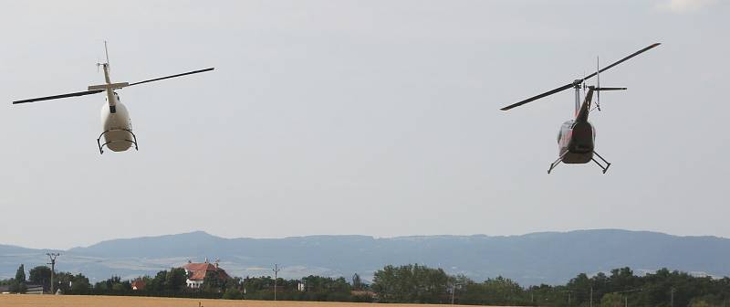 Letecký den Memorial Air Show 2019 v Roudnici nabídl také v neděli pestrý program