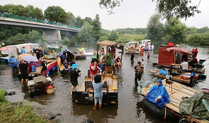 45. ročník tradiční neckyády v Břežanech