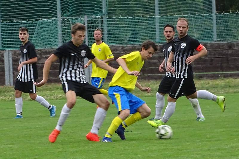 1.B třída sk. A: Sokol České Kopisty (ve žlutém) - TJ Mojžíř 0:3