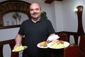 V litoměřické restauraci Robo majitele Romana Bohaty dělají výborný smažený sýr.