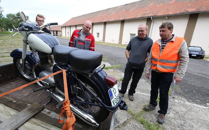 V sobotu a v neděli dopoledne proběhla v Terezíně technická testace autoveteránů.