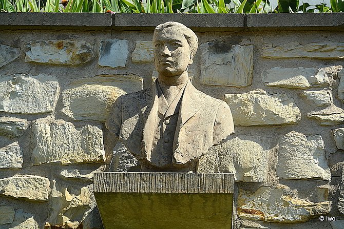 Busta filipínského humanisty José Rizala v Litoměřicích.