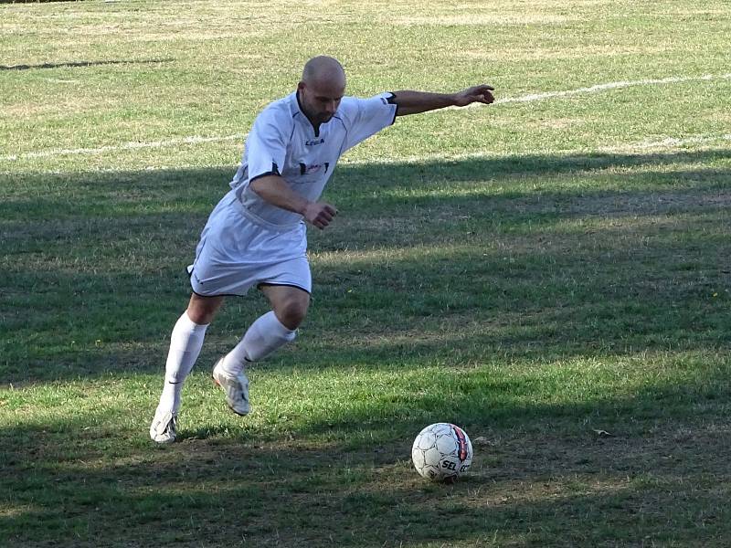 IV. třída sk. A: Lovečkovice (v černém) - Liběšice B.