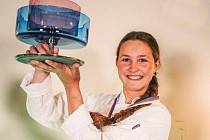 Osmnáctiletá Rozálie Michlová zvítězila v největší české gastronomické soutěži pro cukráře juniory Gastro Junior Bidfood Cup. Uspěla se svým pistáciovým řezem. Cukrařině se chce věnovat i v budoucnu, mezi její sny patří vlastní cukrárna či tvoření dezertů