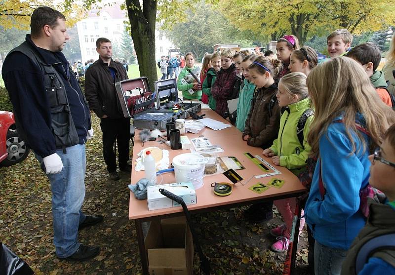 Žáci pátých tříd si vyzkoušeli práci profesionálů