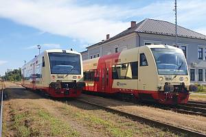 Na železniční trať mezi Postoloprty a Českou Lípou vyjely 23. září v rámci linky U11 nové motoráky řady 841.2 Stadler RegioShuttle RS1.