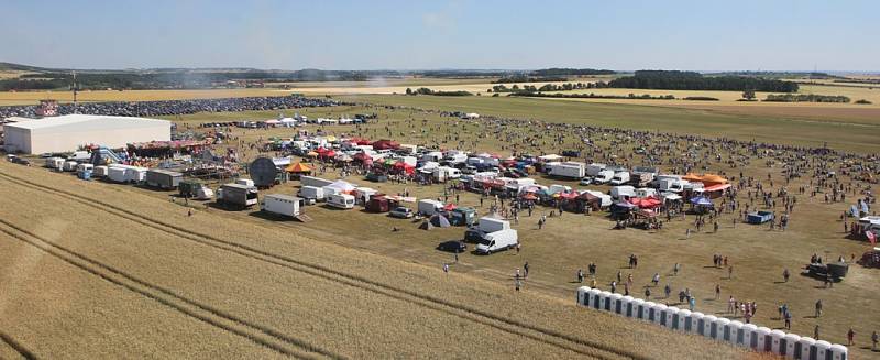 Sobotní program 14. ročníku Memorial Air Show v Roudnici nad Labem.