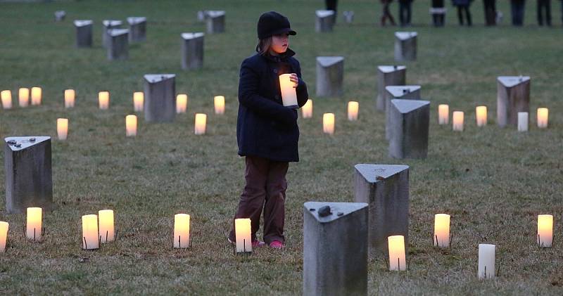 Pietní akce k uctění mezinárodního Dne památky obětí holocaustu v Terezíně 