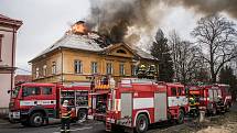 Požár neobydleného domu ve Varnsdorfu.