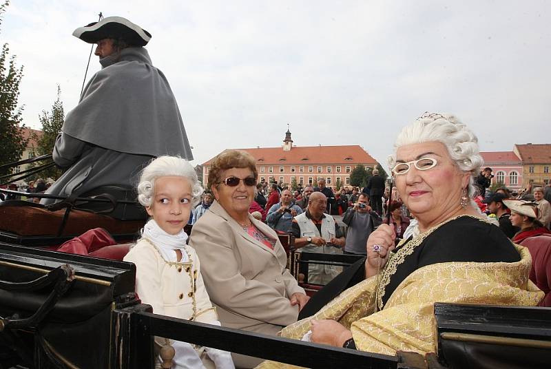 Josefínské slavnosti sobota - slavnostní nástup a příjezd Marie Terezie.