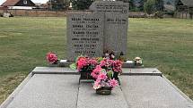 Také 20letá sestřenice vraha Jiřinka Šťastná se stala Štěpánkovou obětí, je na věčném odpočinku v rodinné hrobce v Krabčicích.