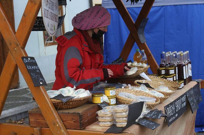 Adventní trhy na Husově náměstí v Roudnici nad Labem