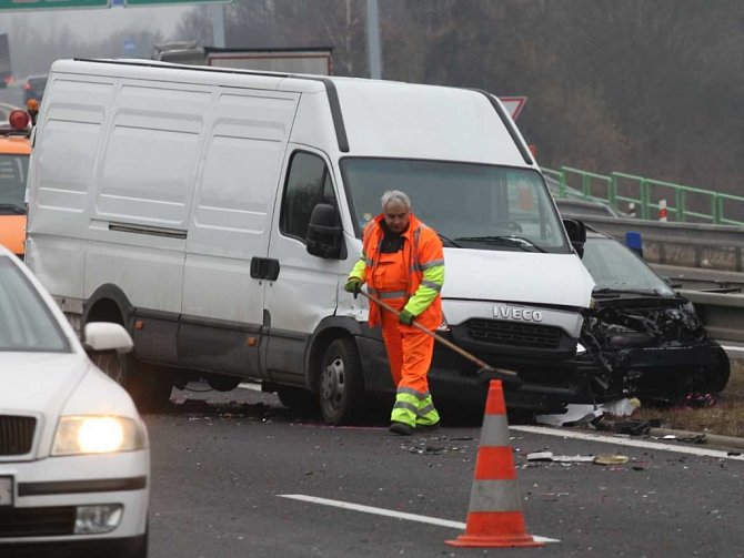 Hromadná nehoda na dálnici D8 u Řehlovic