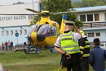V Lovosicích auto srazilo mladou dívku. Vrtulník ji transportoval do ústecké nemocnice
