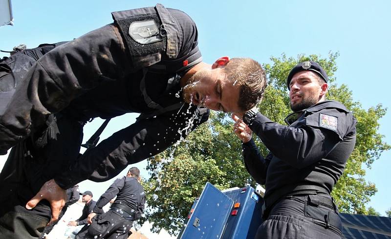 Policejní mistrovství ČR speciálních pořádkových jednotek pokračovalo ve čtvrtek 6. září v Litoměřicích a Terezíně