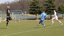 Dohrávku 17. kola divize B ktg. U19 zvládli fotbalisté SK Roudnice (v modrém), kteří porazili Kladno B 4:1.
