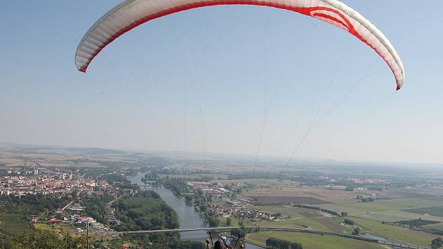 Paragliding na Radobýlu.