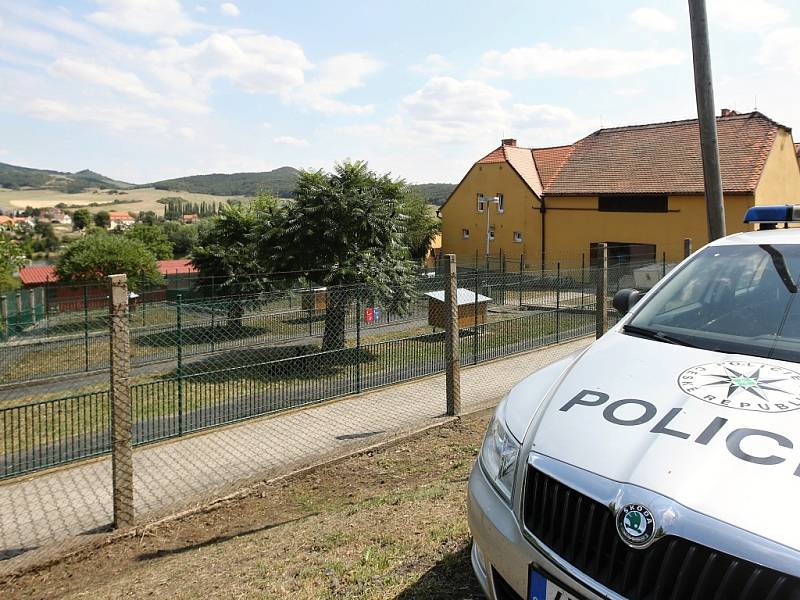 Chovná stanice služebních psů Policie ČR se po pěti letech opět přestěhovala zpět do Prackovic nad Labem.