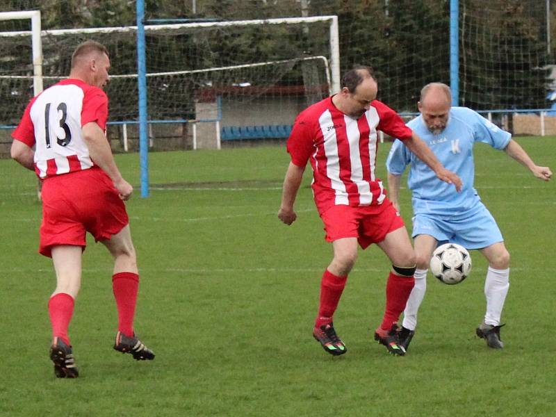 Fotbalisté starých gard pokračují v soutěžích.