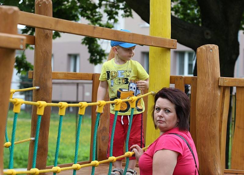 Zrekonstruovaná lokalita Sady pionýrů v Lovosicích byla slavnostně otevřena v pondělí 11.8.2014 odpoledne.