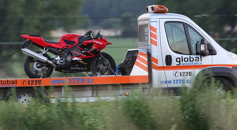 TRAGICKOU NEHODU u Polep motocyklista nepřežil.