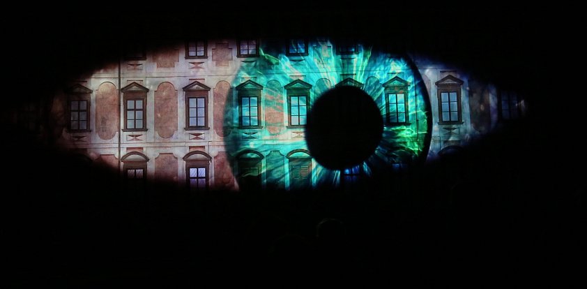 Videomapping mohly sledovat stovky návštěvníků zámeckého parku v Libochovicích. Noční projekce o životě Jana Evangelisty Purkyně byla promítána přímo na fasádu zámku.