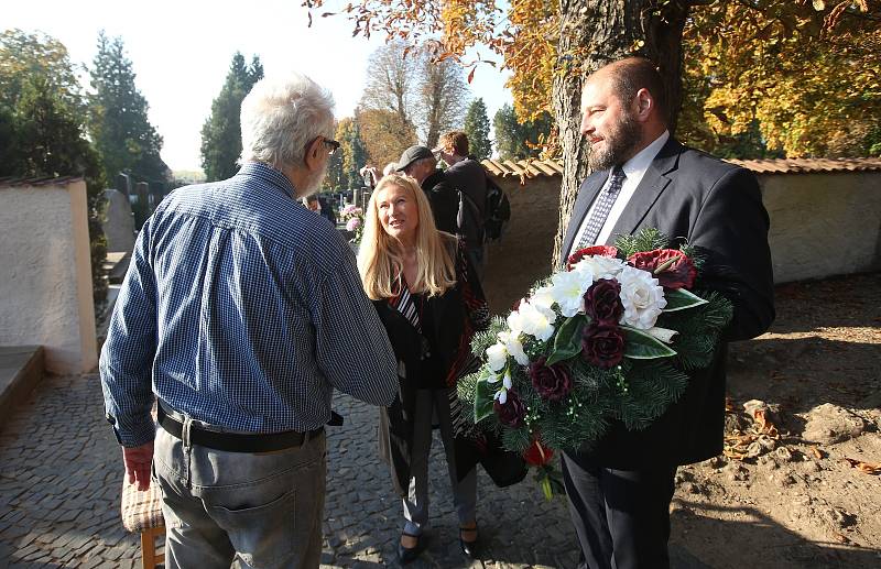 Na litoměřickém hřbitově si připomněli 180 let  od narození Ludwiga Schlesingera.