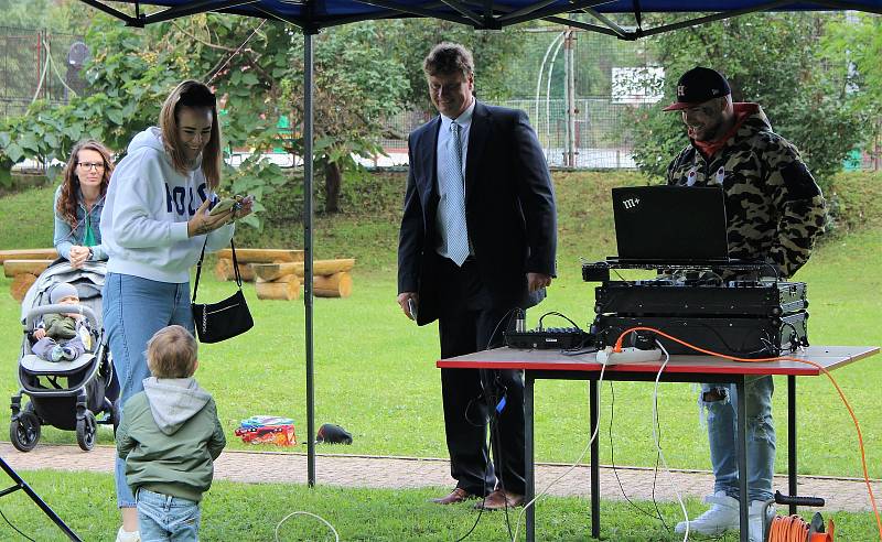 Slavnostní přivítání prvňáků na Masarykově základní škole v Litoměřicích.