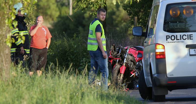 TRAGICKOU NEHODU u Polep motocyklista nepřežil.