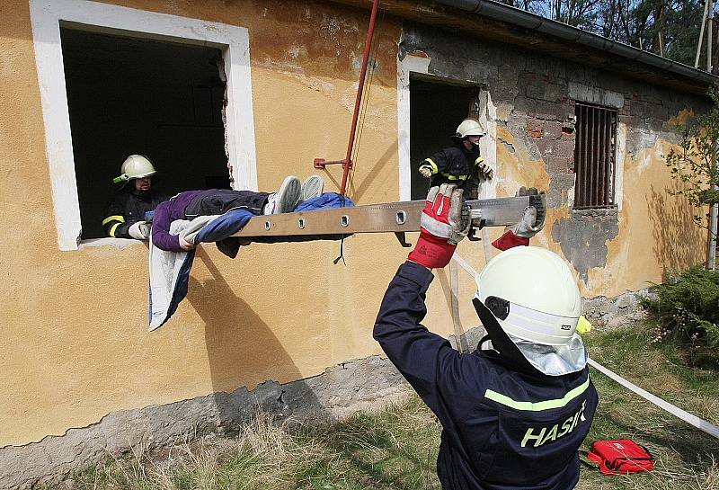 Soutěž dobrovolných hasičů v Budyni nad Ohří