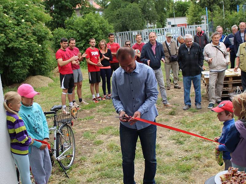 Roudničtí volejbalisté se konečně dočkali nové klubovny. Slavnostně ji pokřtili  klubovým turnajem.