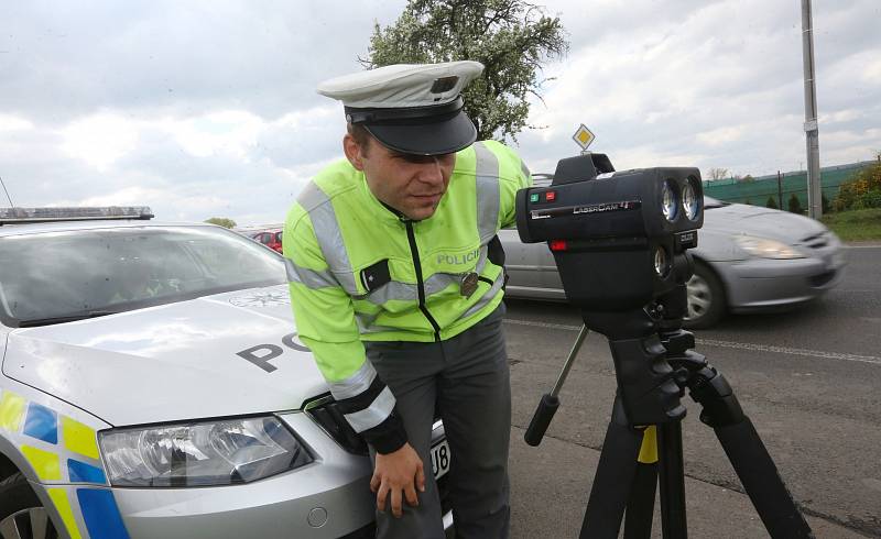 Policisté v rámci celorepublikové akce Speed marathon měřili rychlost například v Terezíně. Měřící místa navrhovali občané.