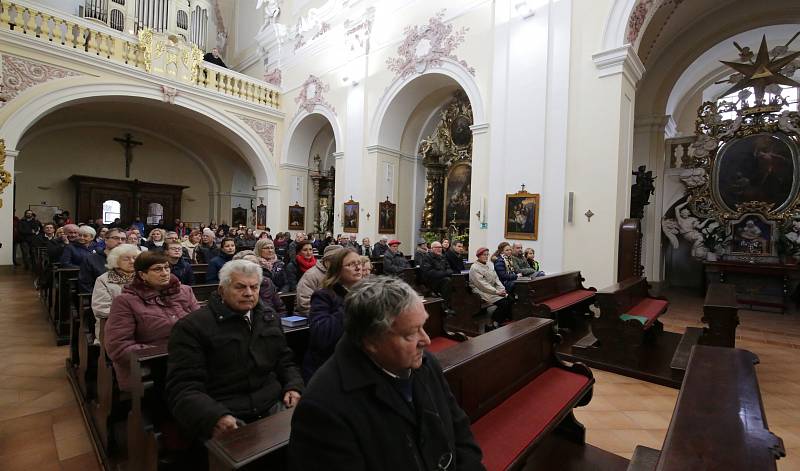 Připomínka 30. výročí sametové revoluce začala v litoměřickém kostele