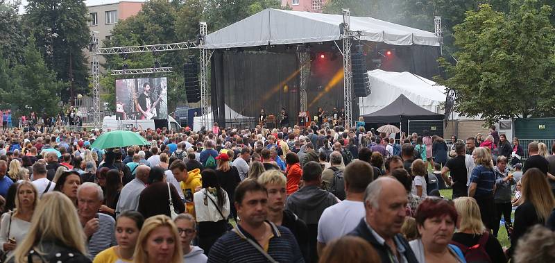 Roudnické vinobraní, koncert skupin Slza a Wohnout.