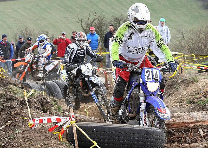 Bezinka jaro 2010 - Kamýk, sobota 10. dubna .