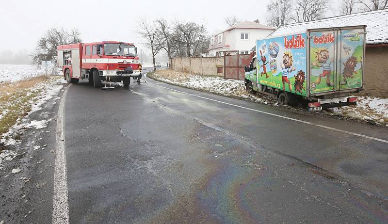 Na silnici mezi Terezínem a Bohušovicemi opět došlo k dopravní nehodě.