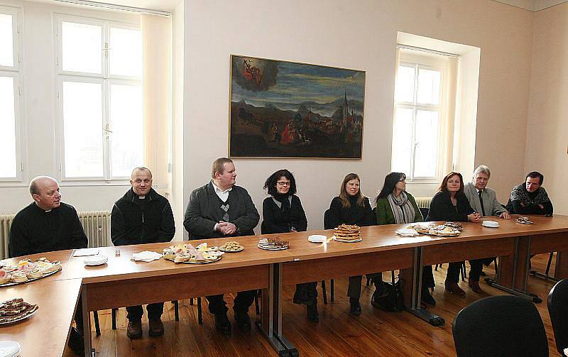 Prezentace jedinečné obrazové publikace s názvem Průvodce po Dómském náměstí v Litoměřicích. 