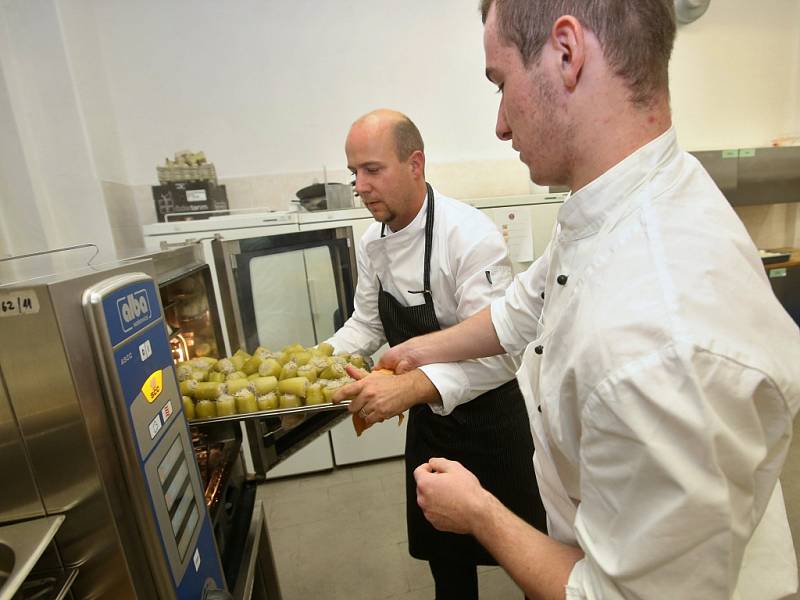 Střední škola pedagogická, hotelnictví a služeb Litoměřice nabídla thajské menu