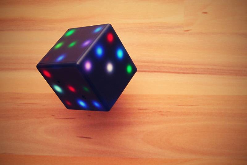 Jan Krejsa je jedním ze dvou českých autorů, který se podílel na vynálezu, jež posvětil sám Erno Rubik, otec slavné Rubikovy kostky. Novinka nese název Rubik's Futuro Cube.