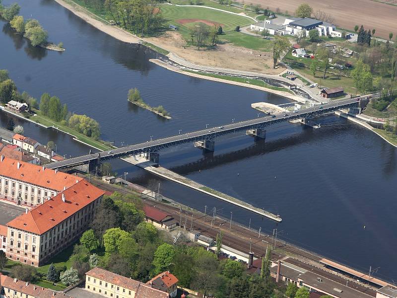 Most v Roudnici nad Labem